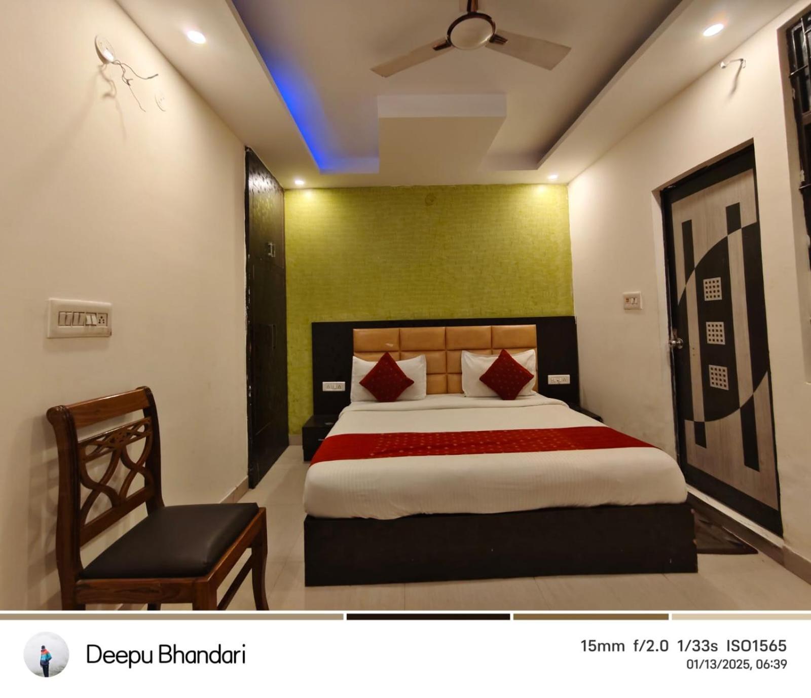 Hotel Infinity International Near Igi Airport 뉴델리 외부 사진