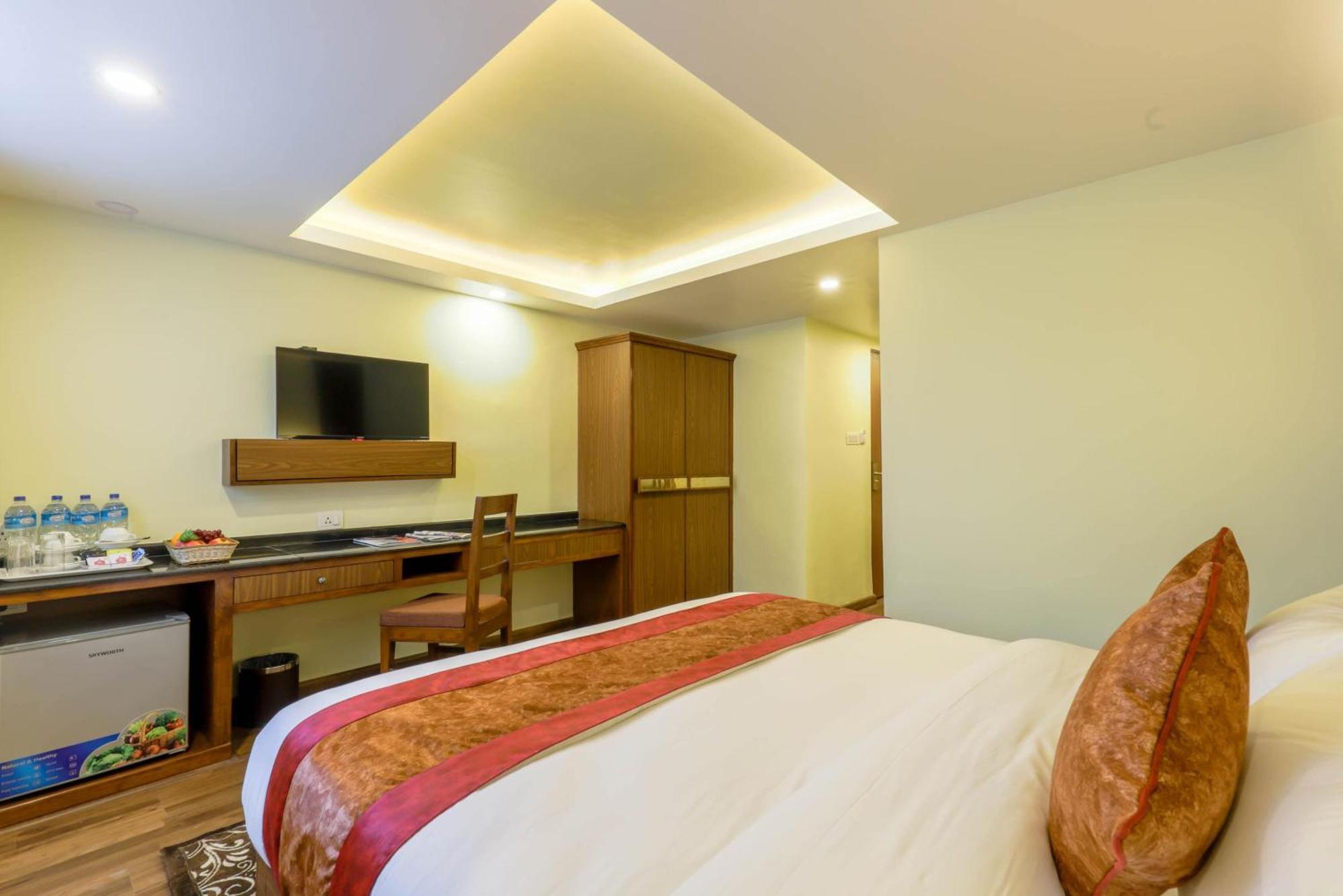 Hotel Infinity International Near Igi Airport 뉴델리 외부 사진