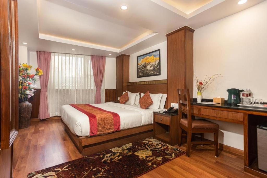Hotel Infinity International Near Igi Airport 뉴델리 외부 사진