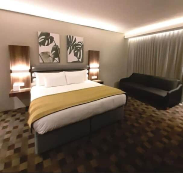 Hotel Infinity International Near Igi Airport 뉴델리 외부 사진